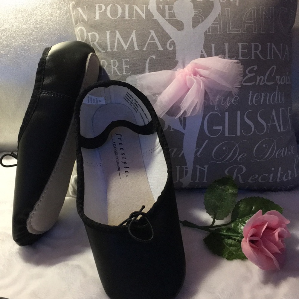 FREESTYLE BALLET SHOES girls size 2